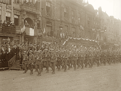 Official entry into Lille. The march past of the British 47th Division in the Grande Place, 28 October 1918.